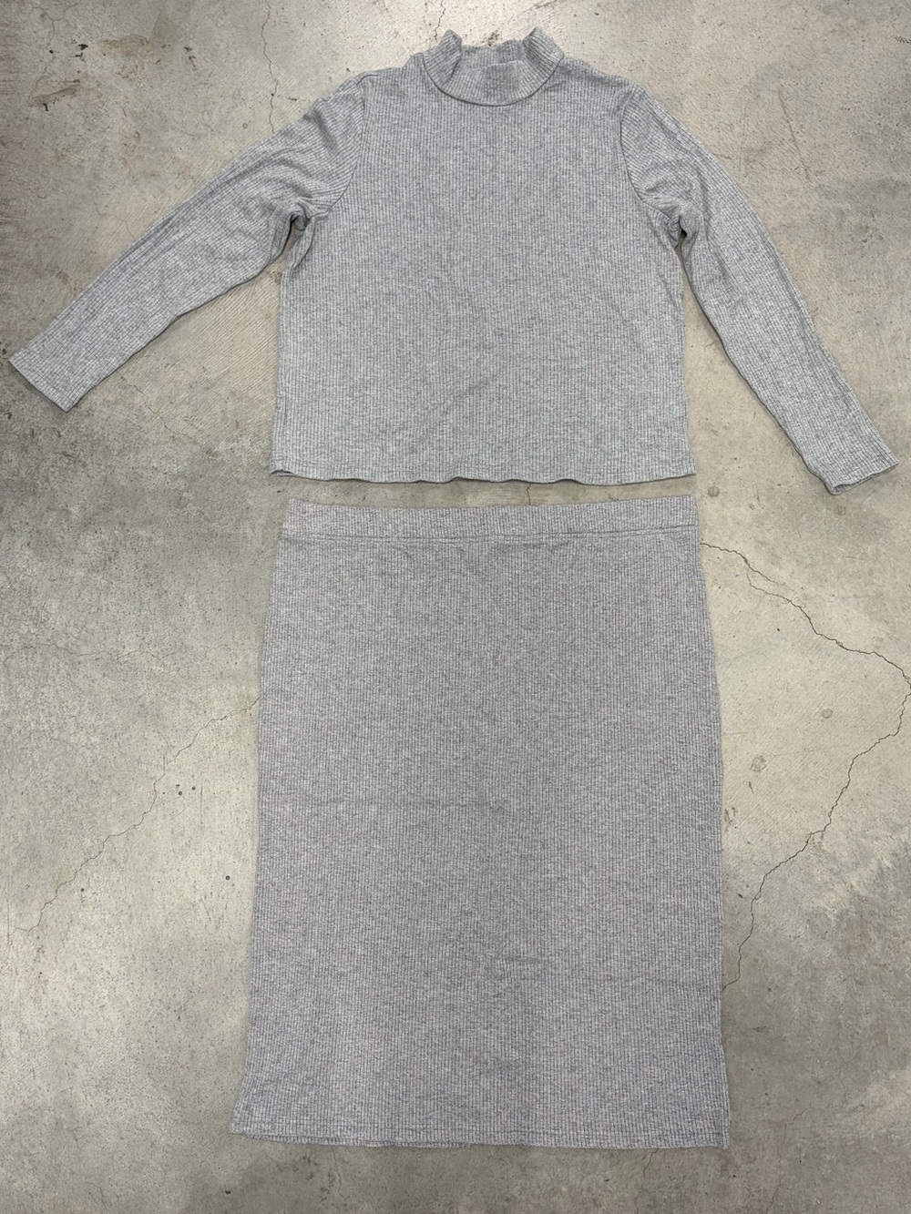 Plus Size Time and Tru Light Gray Ribbed Two-Piece Top & Skirt Set Size 3XL